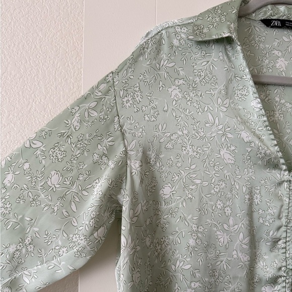 Women’s Green Silk Zara Button Down Blouse - Picture 2 of 4